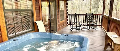 スタジオ | 屋外スパ浴槽