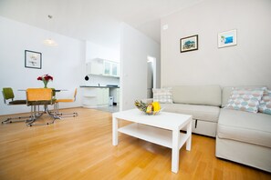 TV - Marimari Apartment, 4th floor with elevator (Split)