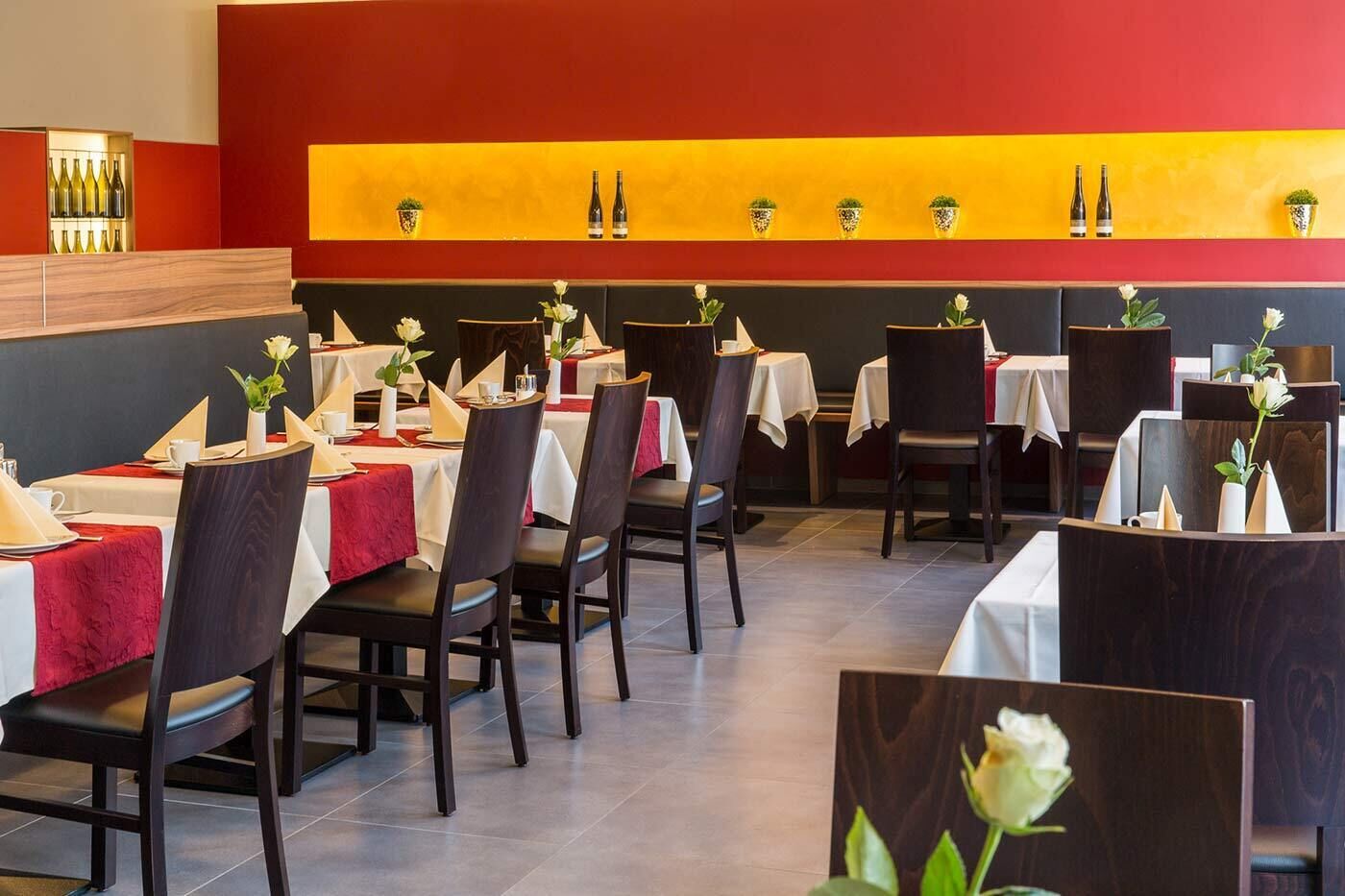 بوفيه فطور مجانًا يوميًا