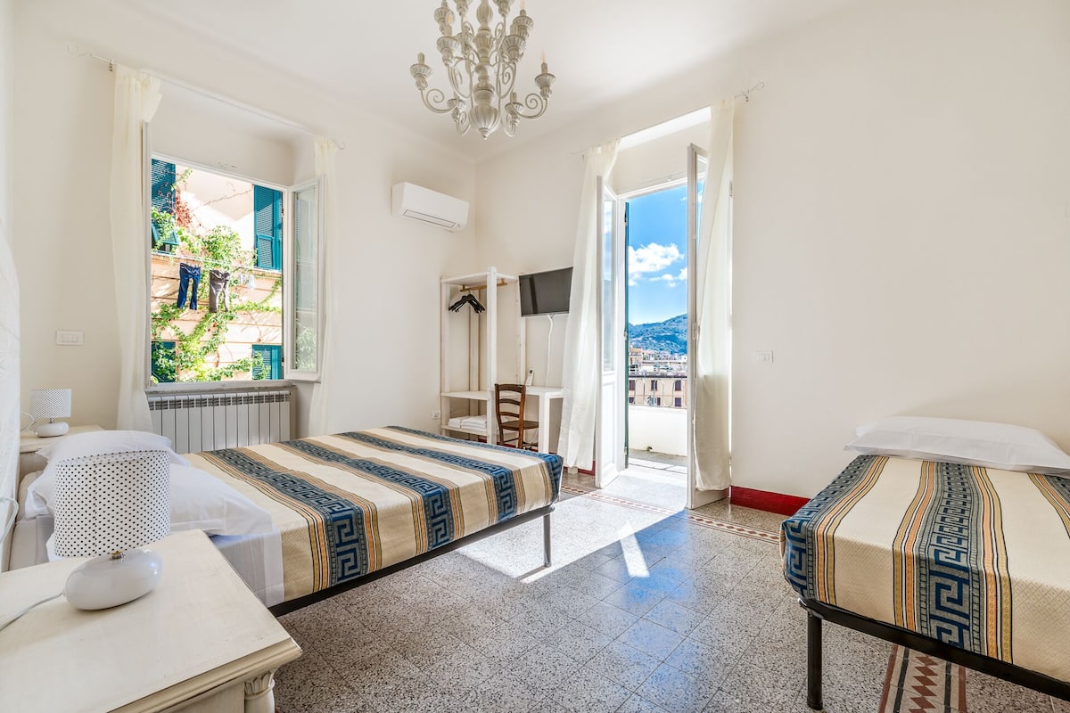 Triple Room, Shared Bathroom