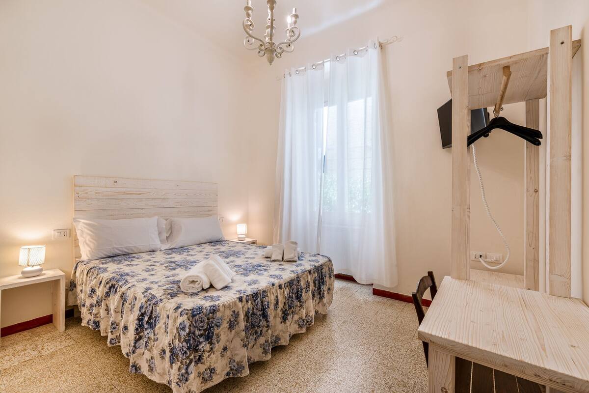 Habitación doble, baño compartido | Wifi gratis