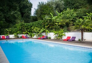 Outdoor pool, a heated pool - Beautiful typical Basque apartment in residence with swimming pool  (La Bastide-Clairence)