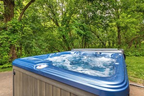 Bañera de hidromasaje al aire libre