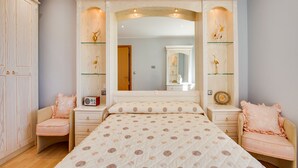 Studio | WiFi (free), bed sheets - OYO Hotel Restaurante Blanc I Negre 2 (Agramunt)