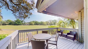 Outdoor dining - Fantastic views of the George Fazio Golf Course! (Hilton Head)