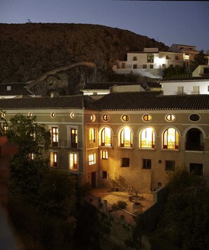 Front of property – evening/night - Hotel Casa De Los Arcos (Velez-Blanco)