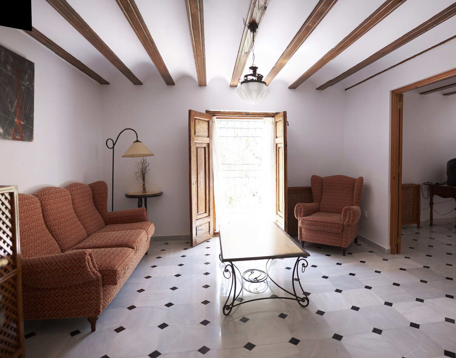 Suite | Living room | 32-inch flat-screen TV with satellite channels, TV, toys