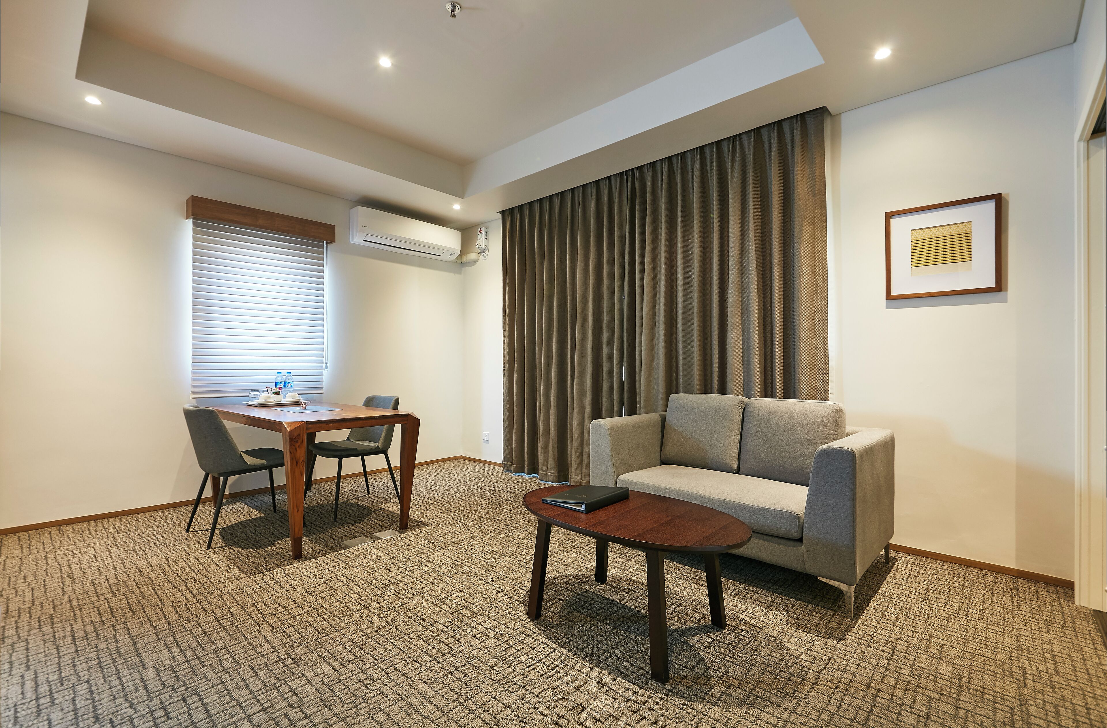 Televisión LCD 32 pulgadas con canales de televisión vía satélite