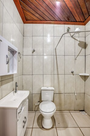 Free toiletries, towels, toilet paper