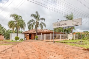 Fachada da propriedade