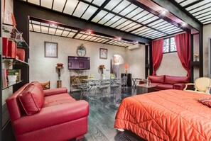 2 habitaciones, tabla de planchar con plancha y cuna de viaje 