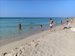 Una playa cerca