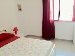 2 chambres, lit de bébé portatif, accès au Wi-Fi (inclus)