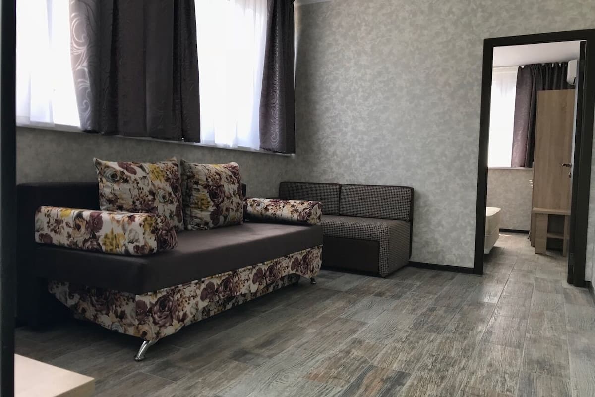 Familien-Suite | Hochwertige Bettwaren, Schreibtisch, laptopgeeigneter Arbeitsplatz