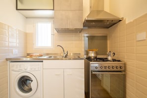 Comfort Apartment, 1 Bedroom | Private kitchen | Fridge, oven, stovetop, espresso maker