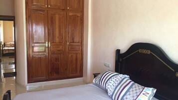 Apartment, 3 Bedrooms | 3 bedrooms, bed sheets