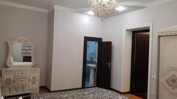 Deluxe Double Room | Soundproofing, free WiFi, bed sheets