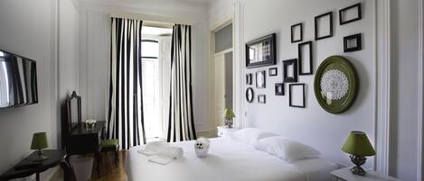 Family Room | Free cribs/infant beds, rollaway beds