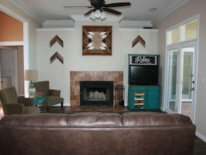 Smart TV, fireplace, ping pong, books