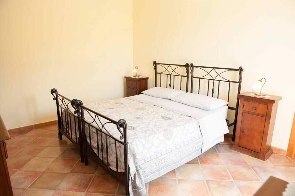 In-room safe, blackout curtains, free WiFi, bed sheets