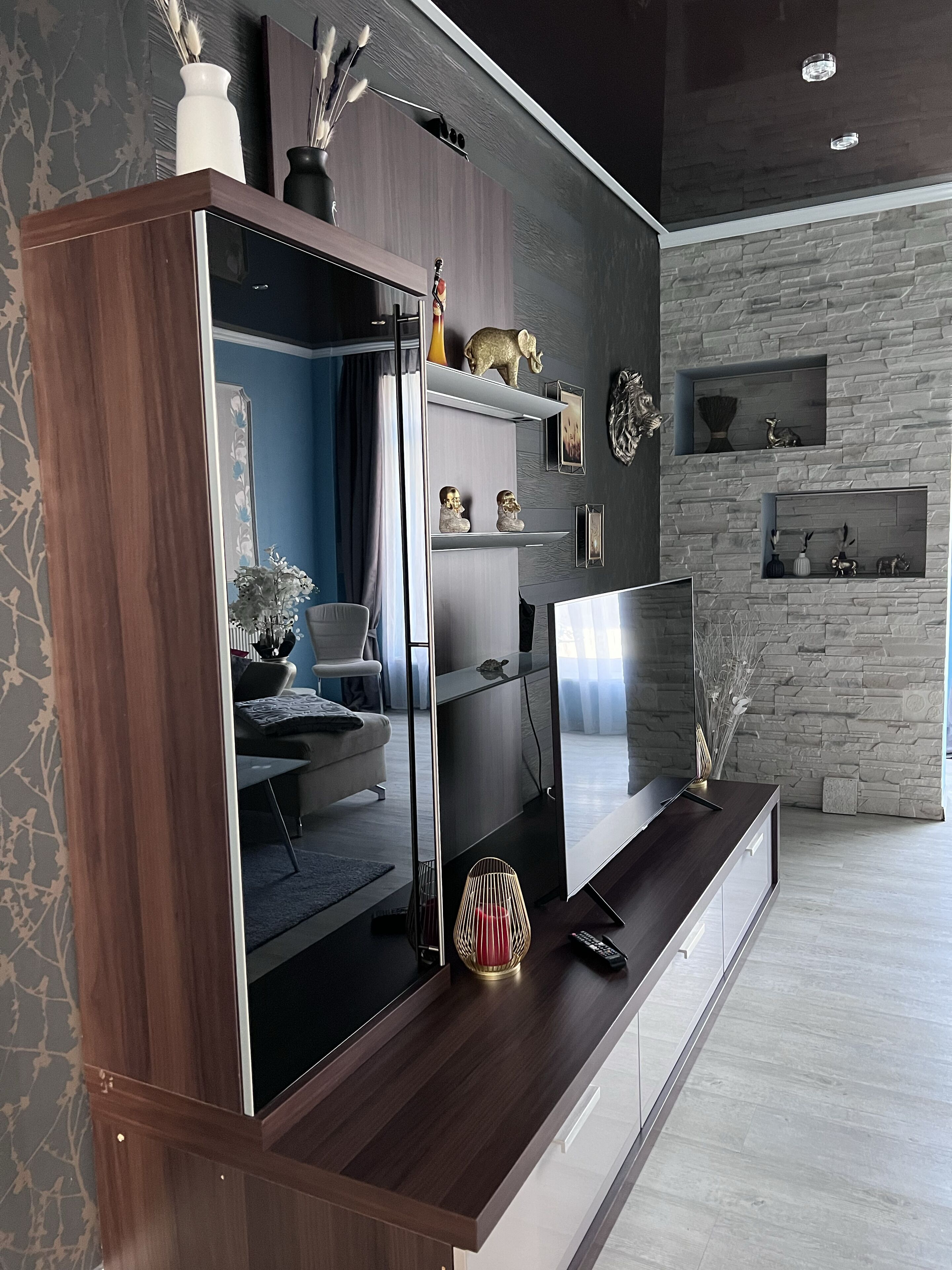 Télévision, chaîne hi-fi