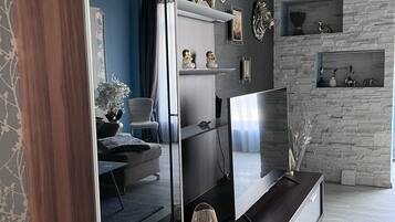 Fernseher, Stereoanlage