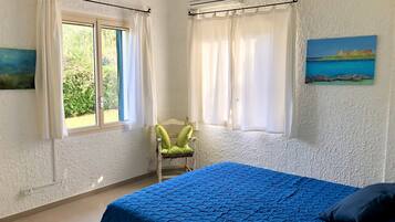 4 habitaciones, tabla de planchar con plancha, wifi y ropa de cama