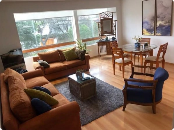 TV - ★ Piso elegante y remodelado / 2BR Miraflores ★ (Lima)