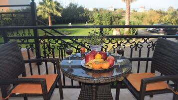 Departamento, 2 habitaciones | Vista del balcón