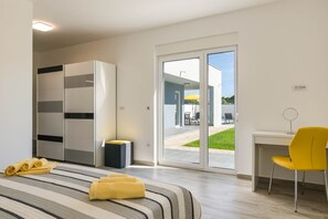 3 makuuhuonetta, tallelokero huoneessa, silitysrauta/-lauta, Wi-Fi