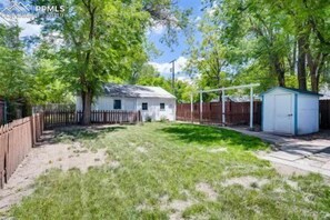 House | Property grounds - 518_pikes Peak (Colorado Springs)
