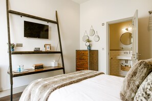 Decoración personalizada, muebles diferentes y escritorio 