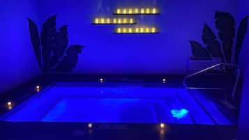 15 kolam renang indoor