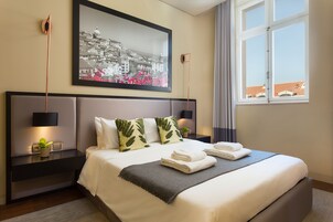 Ropa de cama hipoalergénica y cortinas blackout 