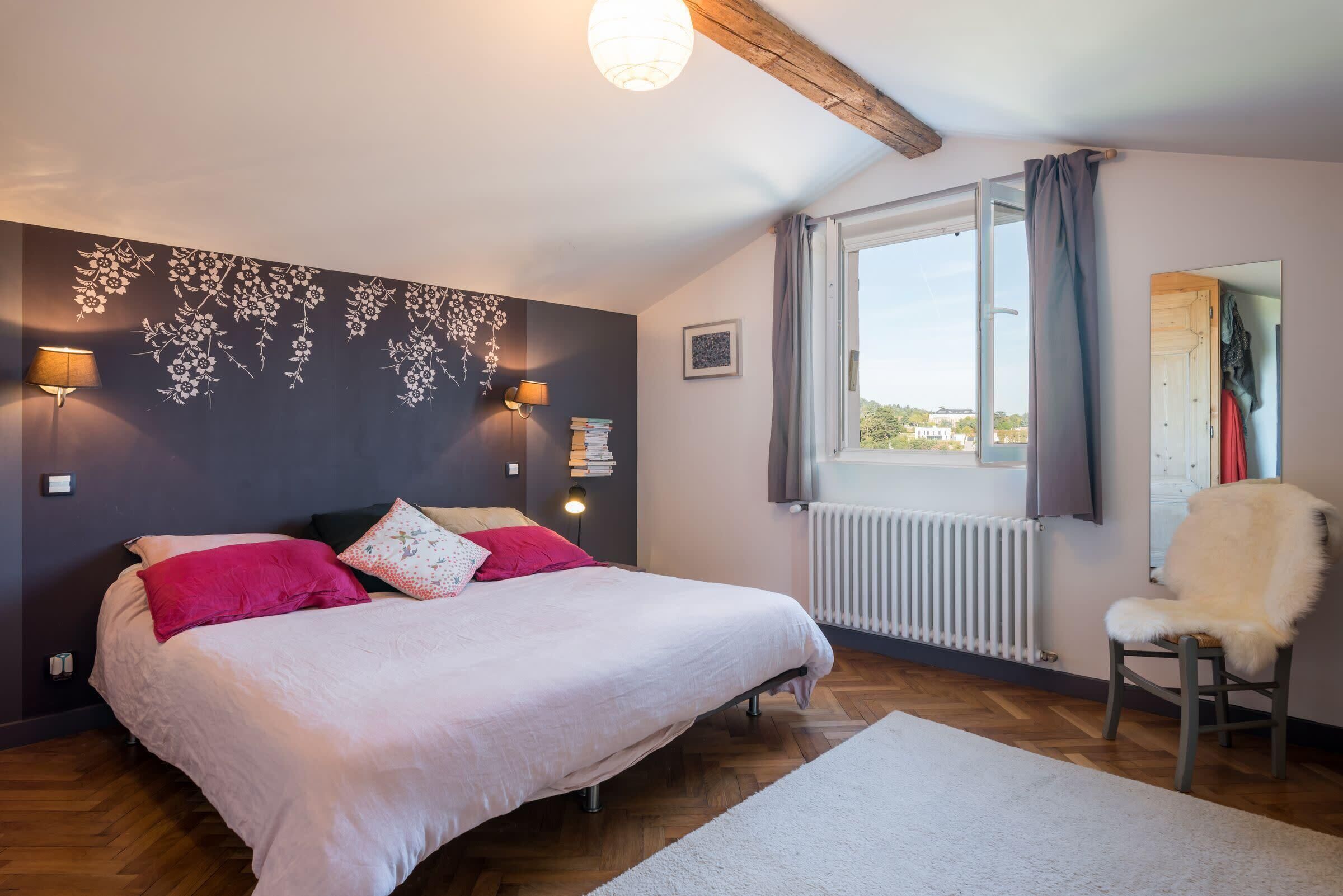 6 slaapkamers, een strijkplank/strijkijzer, reisbedje, wifi