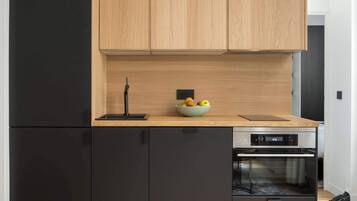 Réfrigérateur, micro-ondes, four, lave-vaisselle