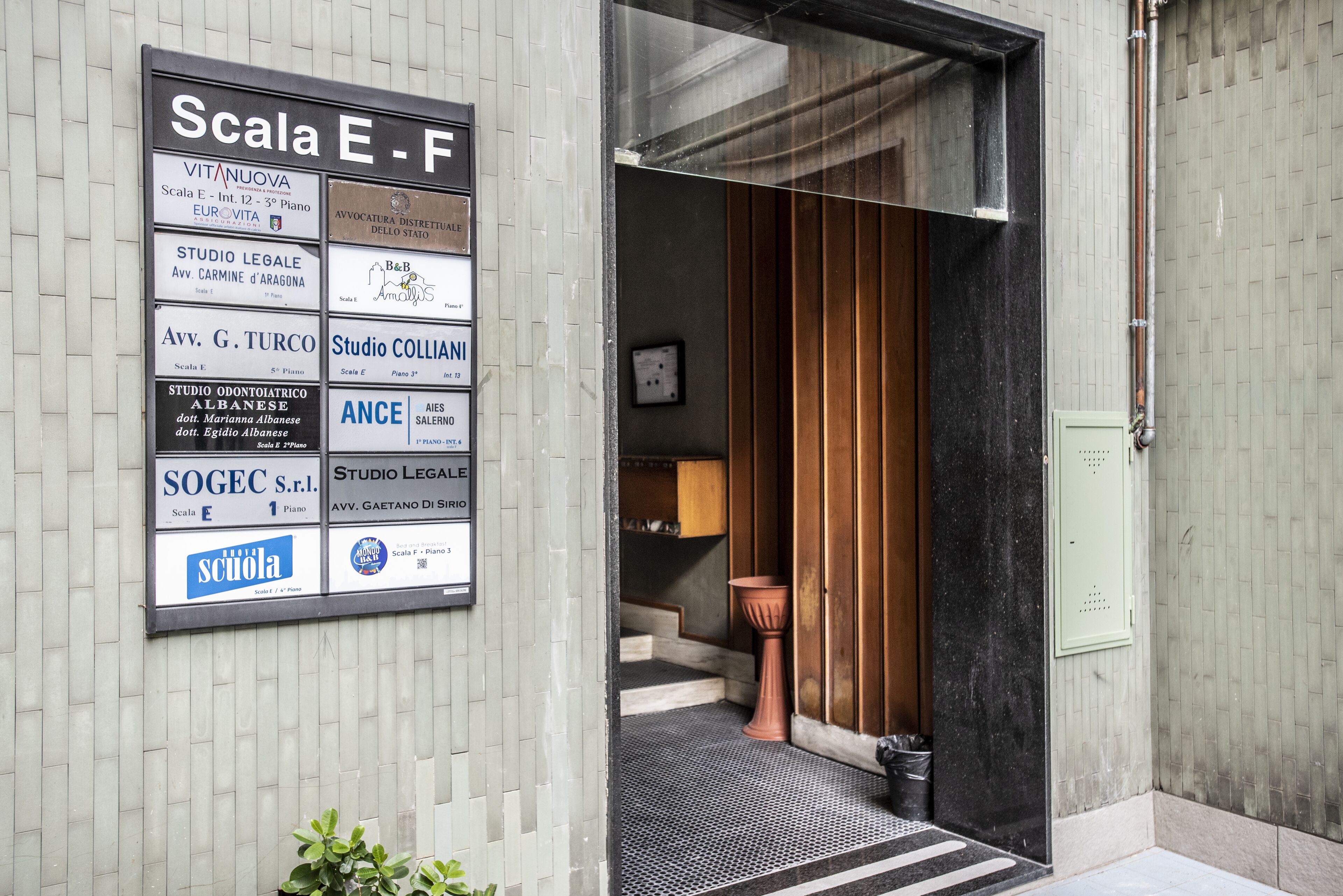 تفاصيل الفندق من الخارج