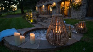 Cottage (2 Bedrooms) | Interior