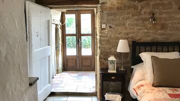 3 chambres, fer et planche à repasser, Wi-Fi, literie fournie