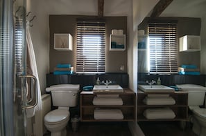 House | Bathroom | Shower, free toiletries, hair dryer, towels