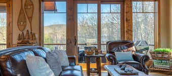 Little Cubs Cabin- 3bd  2 and a half bath Overlook at Eagles Nest, hot tub, fire pit, amenities