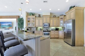 Casa, letti multipli (Stunning home with pool, spa and huge) | Cucina privata