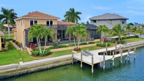 House, Multiple Beds (Stunning home with pool, spa and huge) | Lake - Stunning Home With Pool, spa and Huge Waterview (Marco Island)