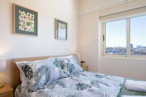 3 habitaciones, tabla de planchar con plancha, cuna de viaje y wifi 