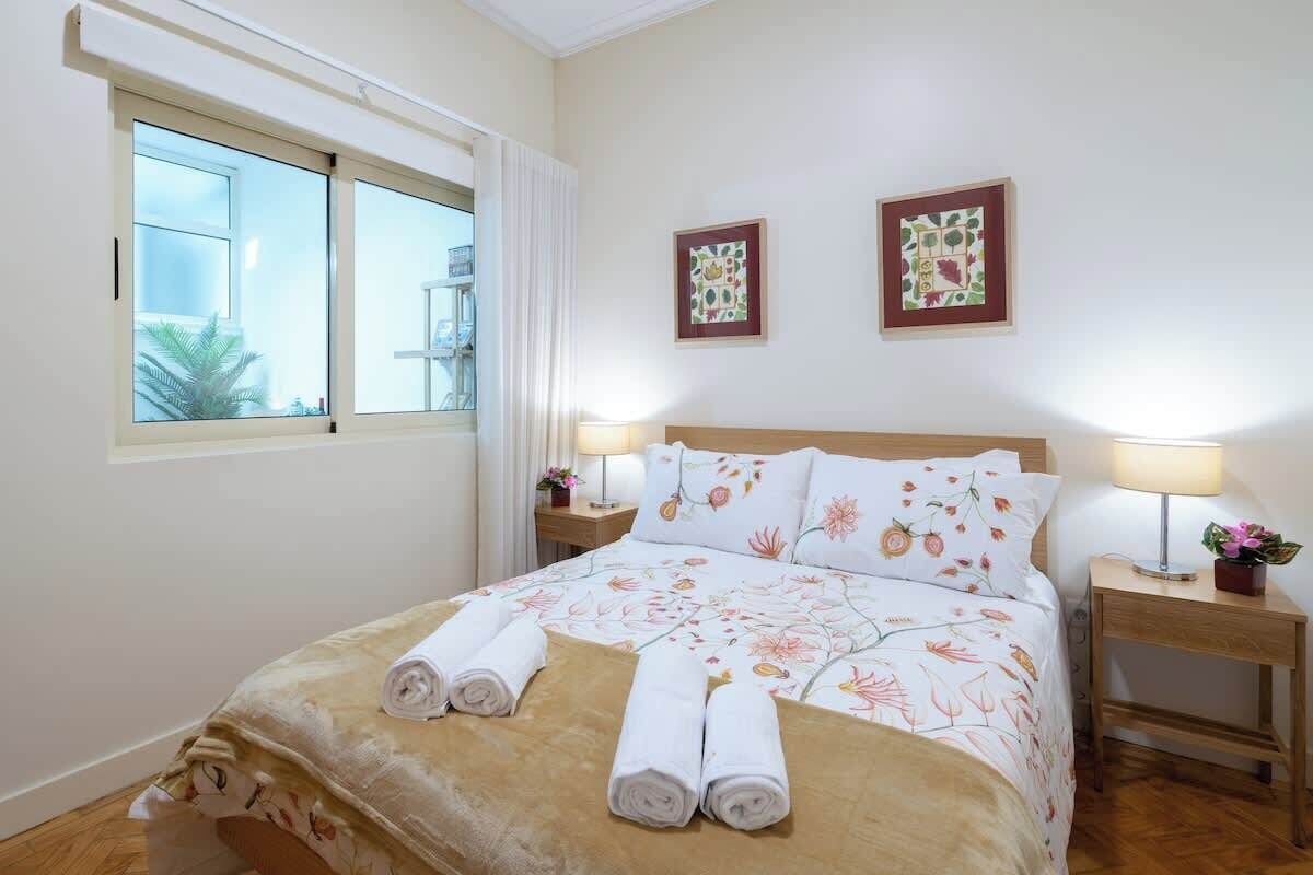 3 bedrooms, iron/ironing board, travel crib, WiFi