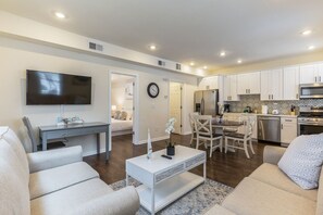 Een smart-tv, Netflix, Hulu en streamingdiensten