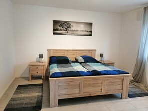 1 camera, ferro/asse da stiro, Wi-Fi, lenzuola