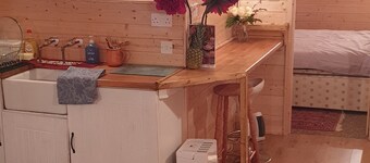 The Oxford Cabin, Captivating, Customisable & Cosy