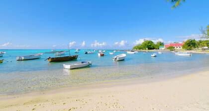 Villa Cap Malheureux pied dans l'eau a 500 metres de la chapelle