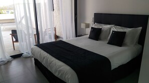 1 chambre, coffres-forts dans les chambres, fer et planche à repasser